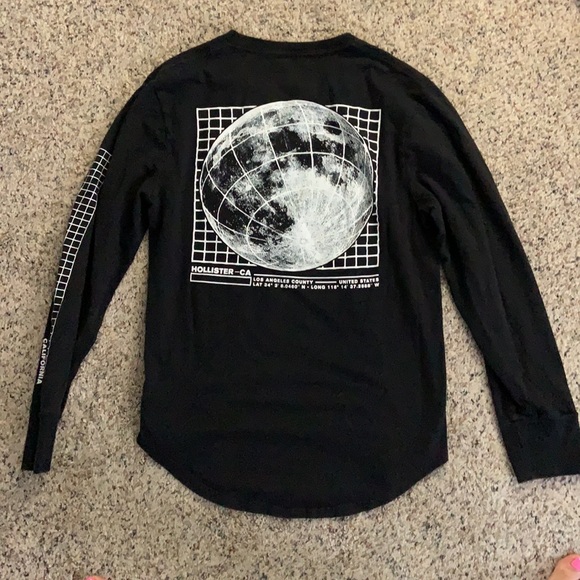 Multiple -Hollister shirt and long sleeve bundle - Picture 5 of 6